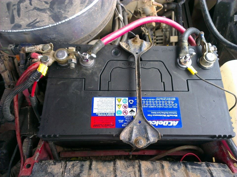 Battery with 4 terminals. 2 eye terminals for winch? Patrol 4x4