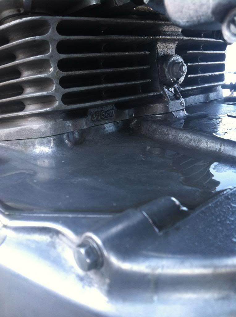 Newly rebuilt engine, leaking oil.. Honda Twins